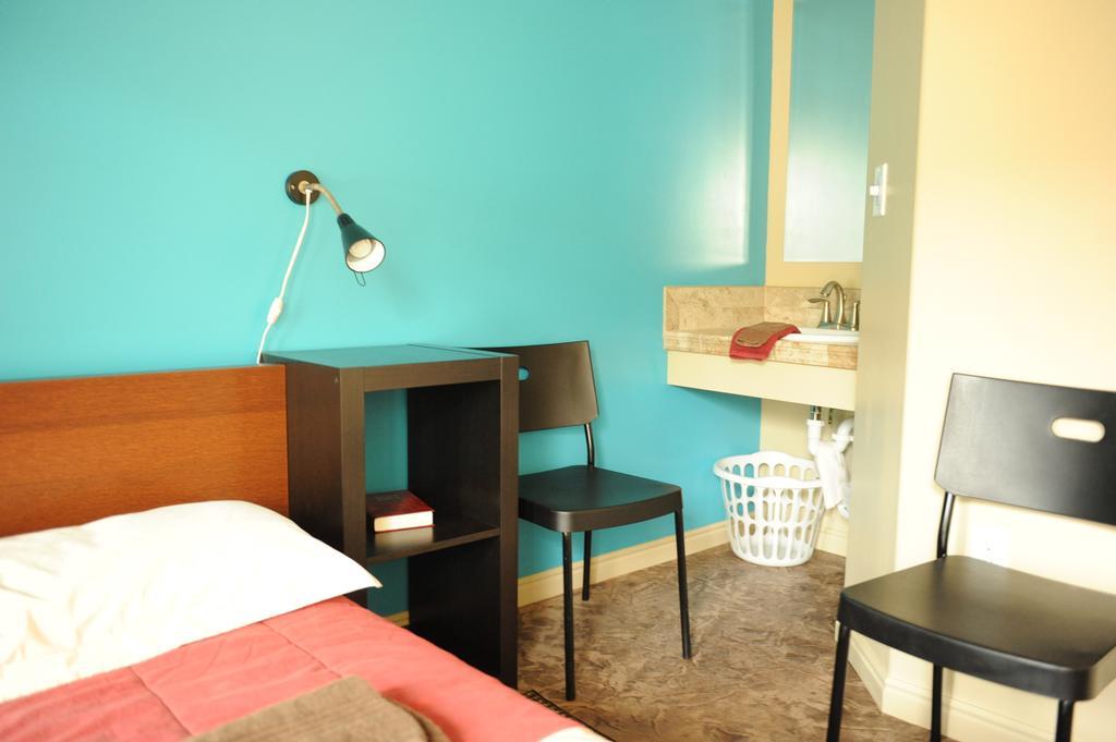 Camelot Inn At Honeyville 部屋 写真