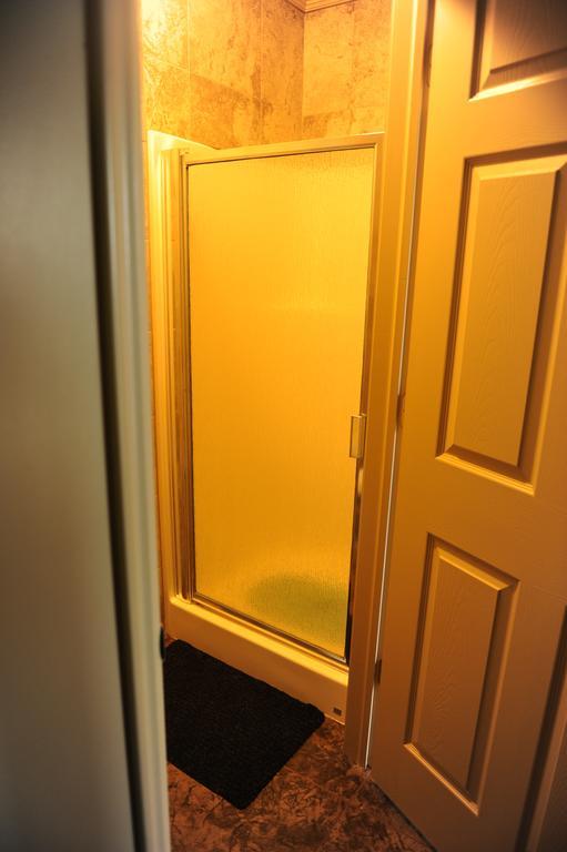 Camelot Inn At Honeyville 部屋 写真